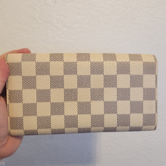 💯 Authentic Damier Azur Wallet - Picture 2 of 14